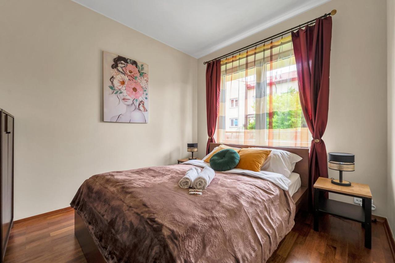 Apartmán 90m2 Prestige - Parking & Jacuzzi & Aircon By Rentujemy
