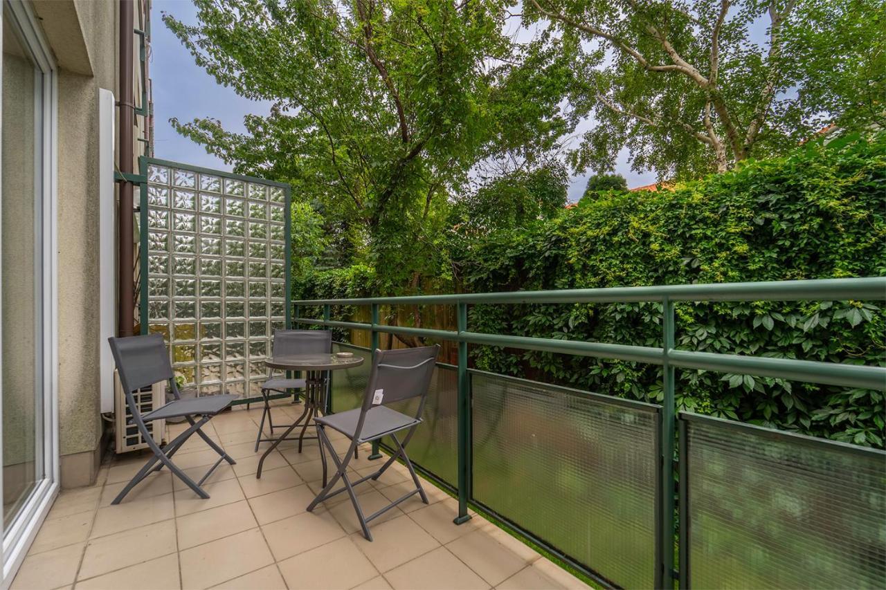 90m2 Prestige - Parking & Jacuzzi & Aircon By Rentujemy Apartment *