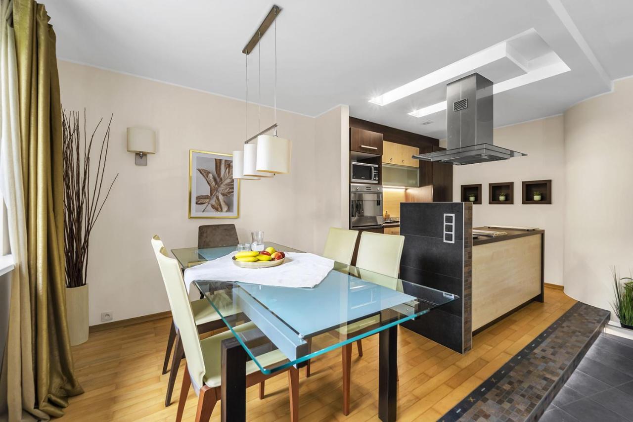 90m2 Prestige - Parking & Jacuzzi & Aircon By Rentujemy Varšava