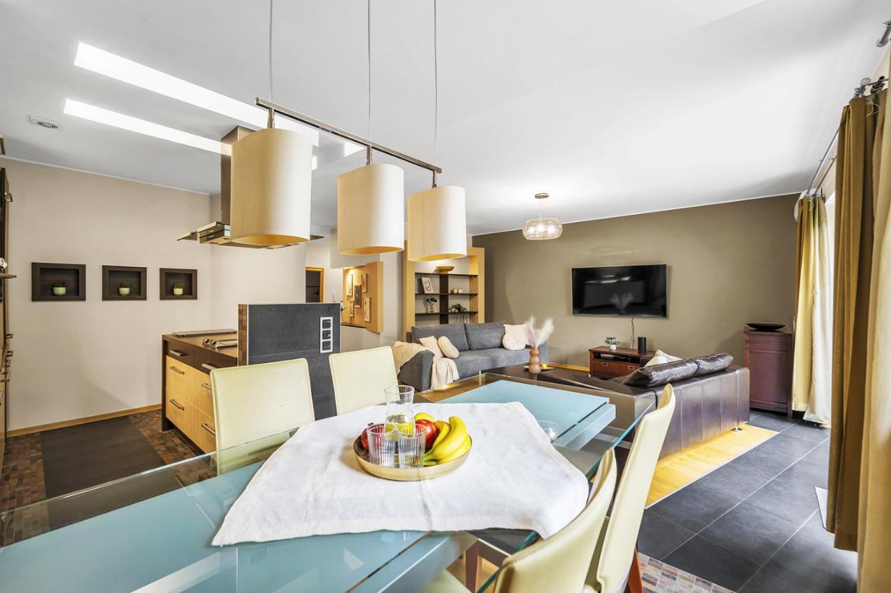 90m2 Prestige - Parking & Jacuzzi & Aircon By Rentujemy Apartment *