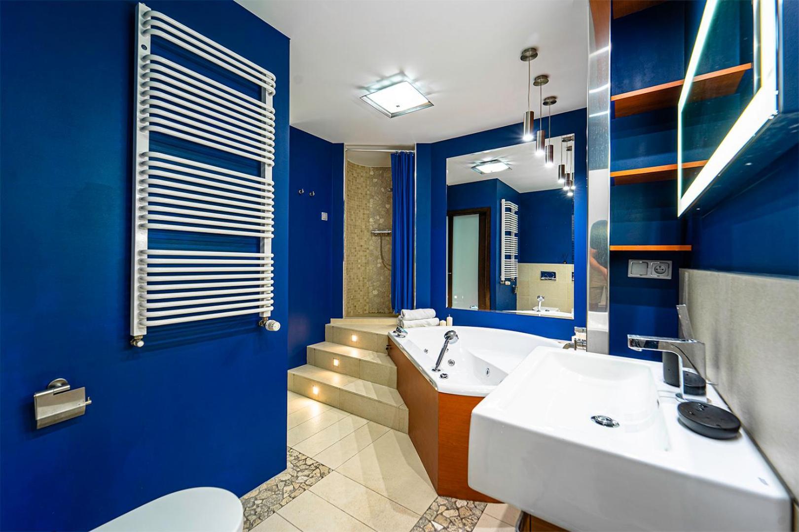 Apartmán 90m2 Prestige - Parking & Jacuzzi & Aircon By Rentujemy *