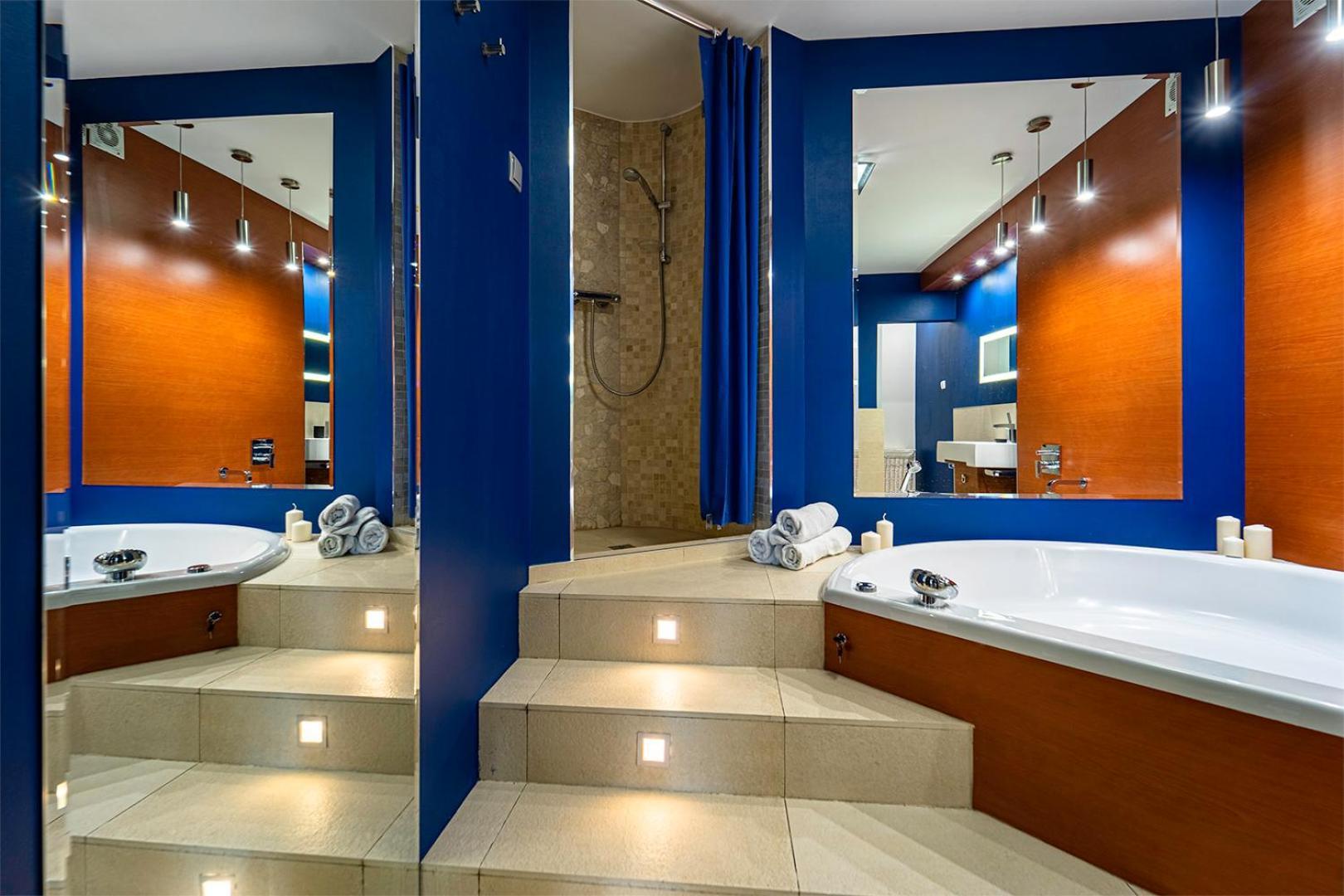 Apartment 90m2 Prestige - Parking & Jacuzzi & Aircon By Rentujemy *